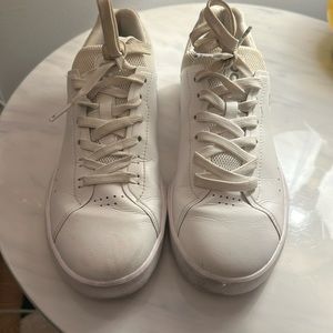 Great Condition On Cloud The Roger Women’s 7.5